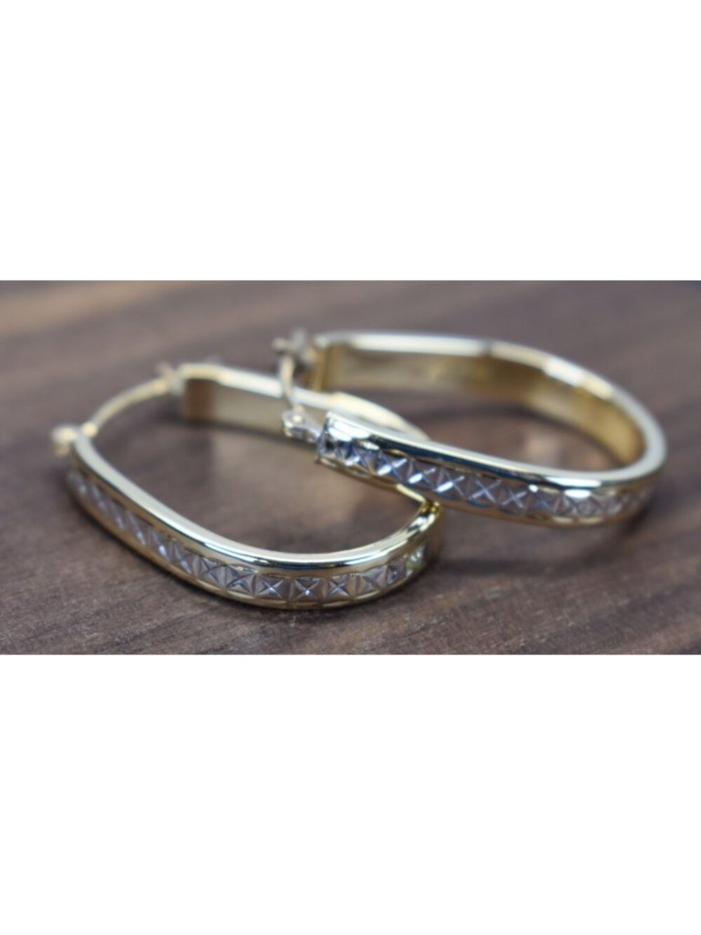 Vintage 14k SLC Gold Diamond-Cut Textured U-Shape Oval Earrings - Weight: 1.26 g